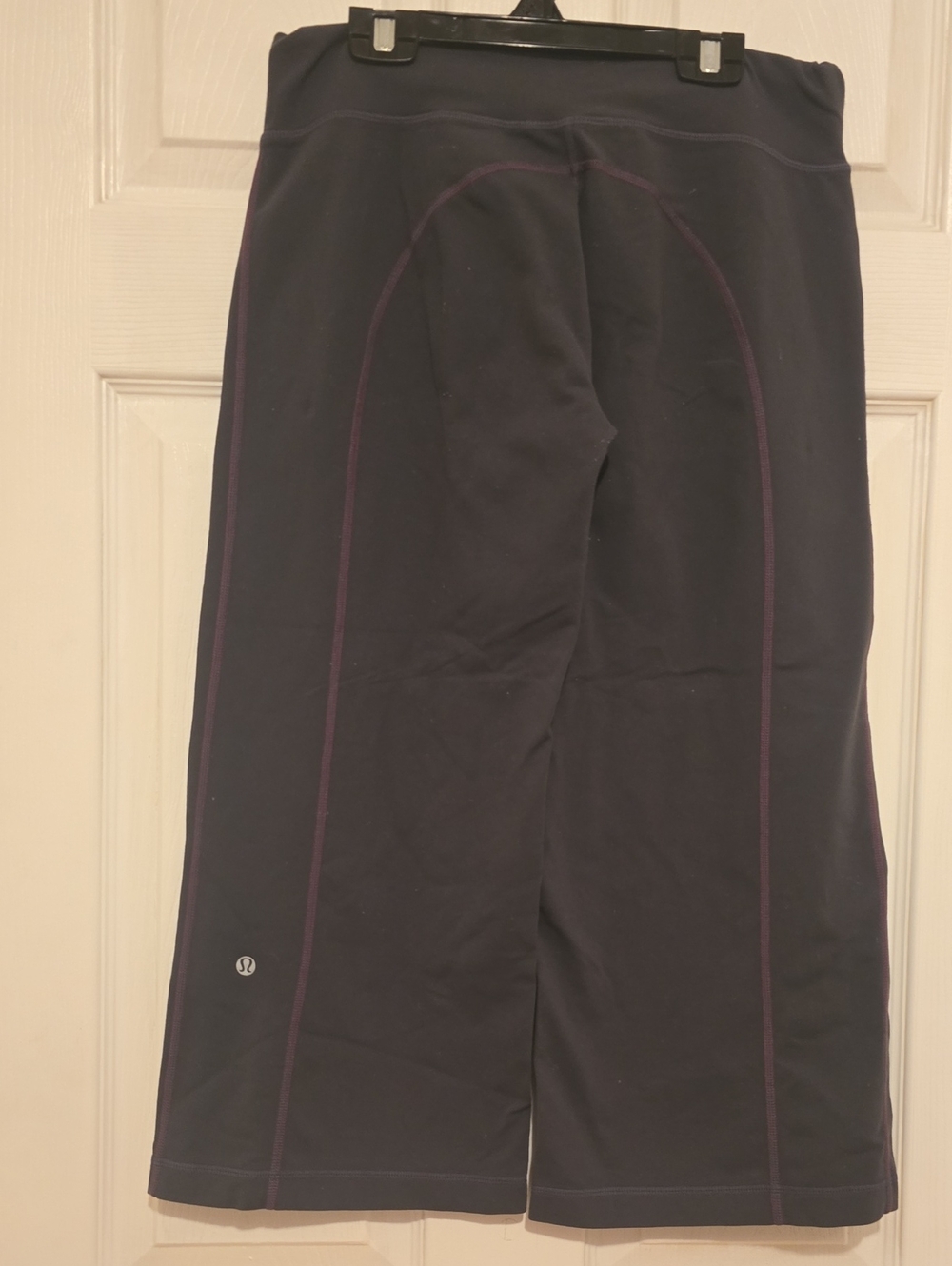 Black Cropped Active Pants with Purple Contrast Stitching